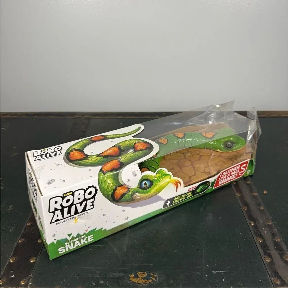 Zuru Robo Alive Real-Life Robotic Pet - Lights Up - Green Slithering Snake, NEW